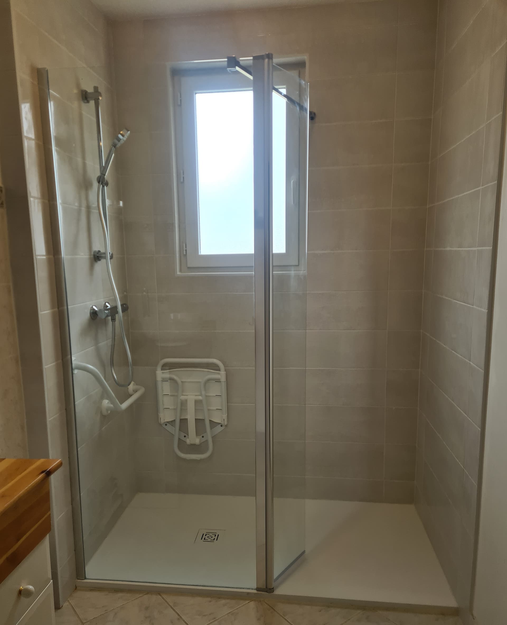 Douche italienne adaptée — Remplacement d'une baignoire